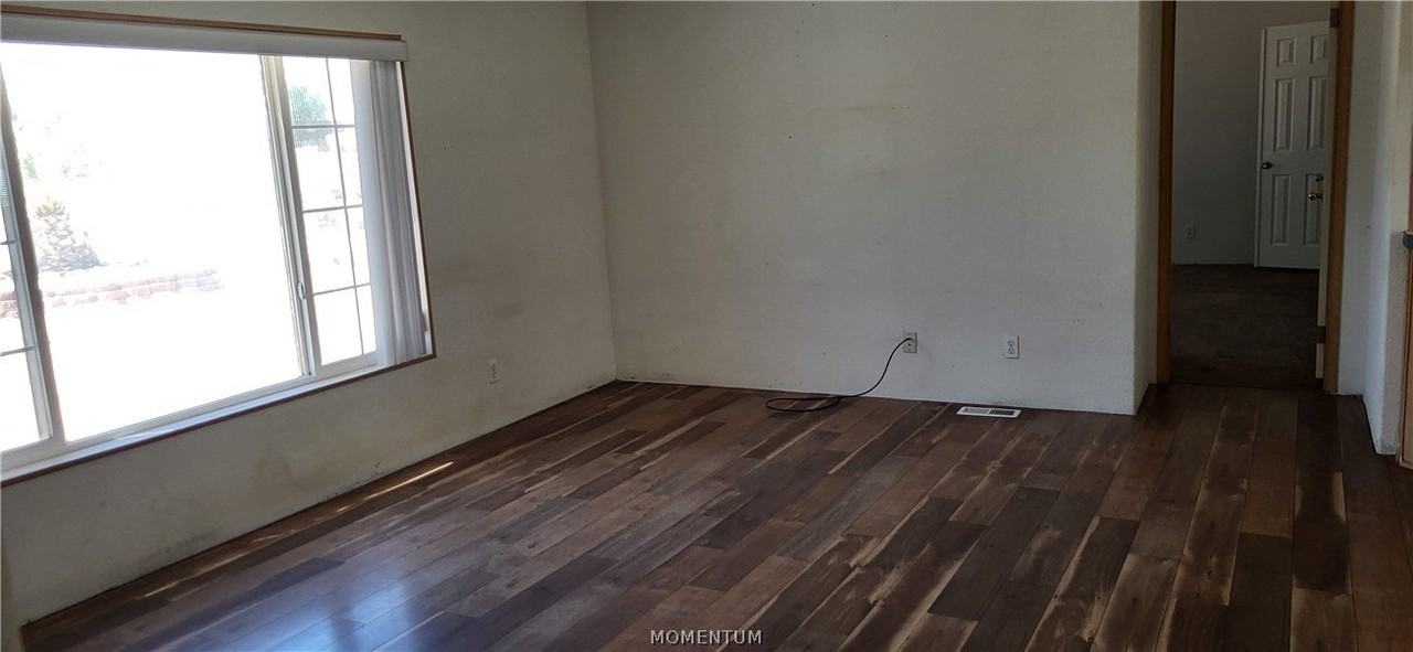 3315 S Ridge Ave - Photo 4 of 14