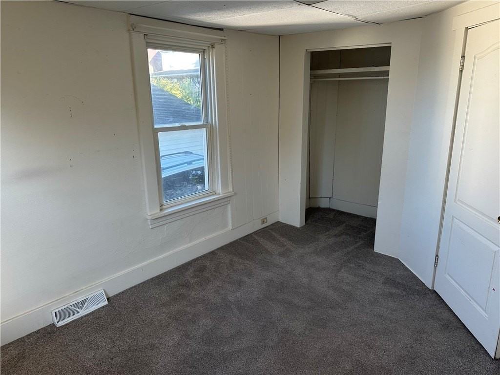 123 Garfield Ave - Photo 6 of 12
