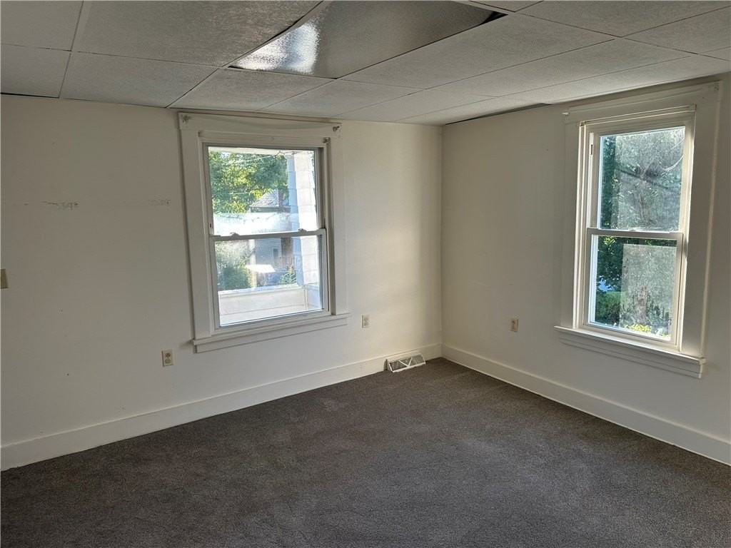 123 Garfield Ave - Photo 7 of 12