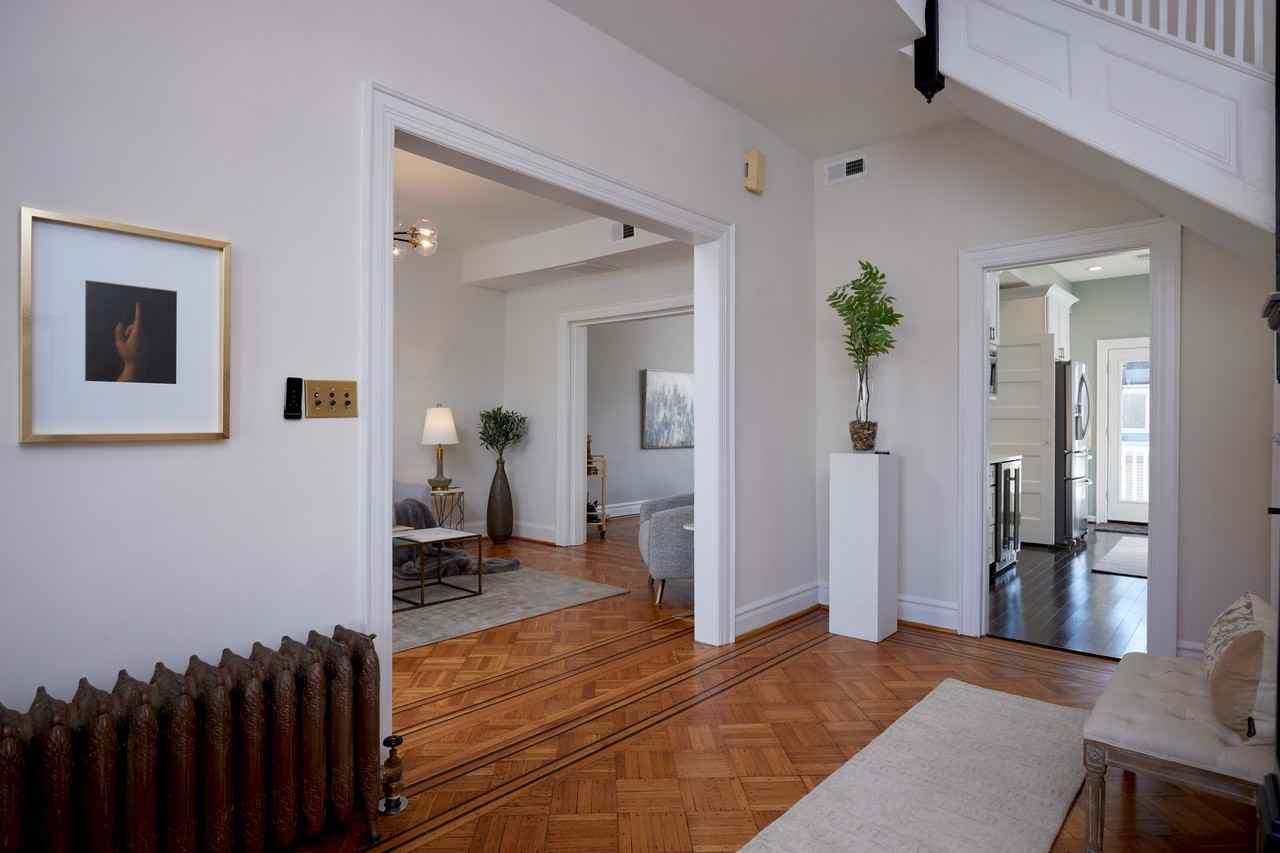 1364 Oak St Nw #1 - Photo 3 of 21
