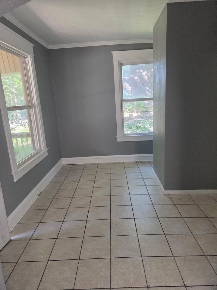 1023 E Behrends Ave #1 - Photo 3 of 9