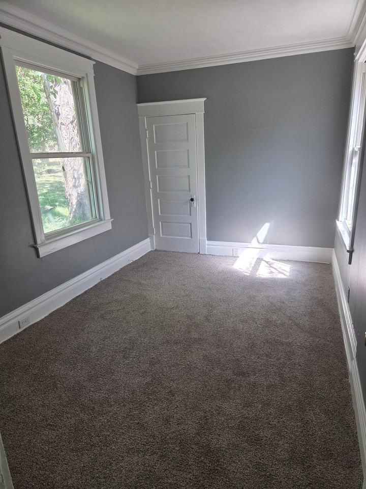 1023 E Behrends Ave #1 - Photo 5 of 9
