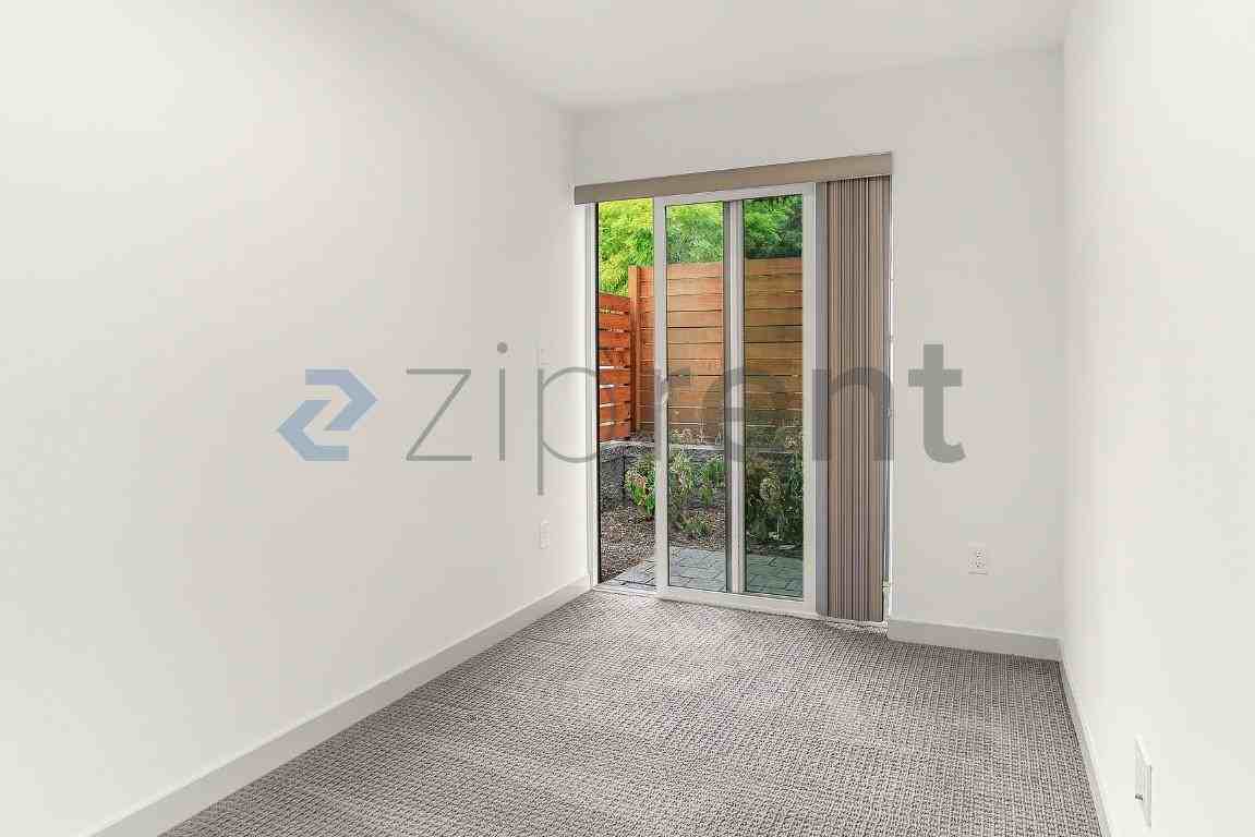 2025 Nw 62nd St #C - Photo 5 of 23