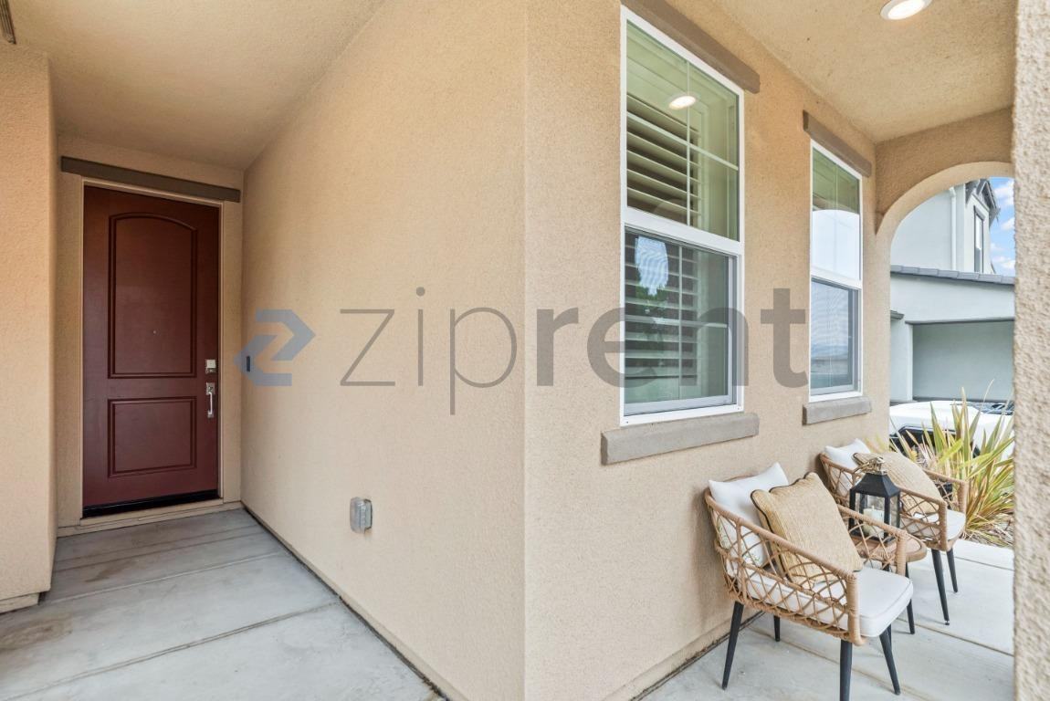 6971 Kirigin Way - Photo 4 of 38