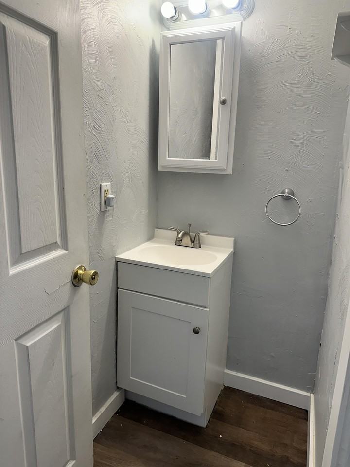 1162 E 25th St #1 - Photo 6 of 18