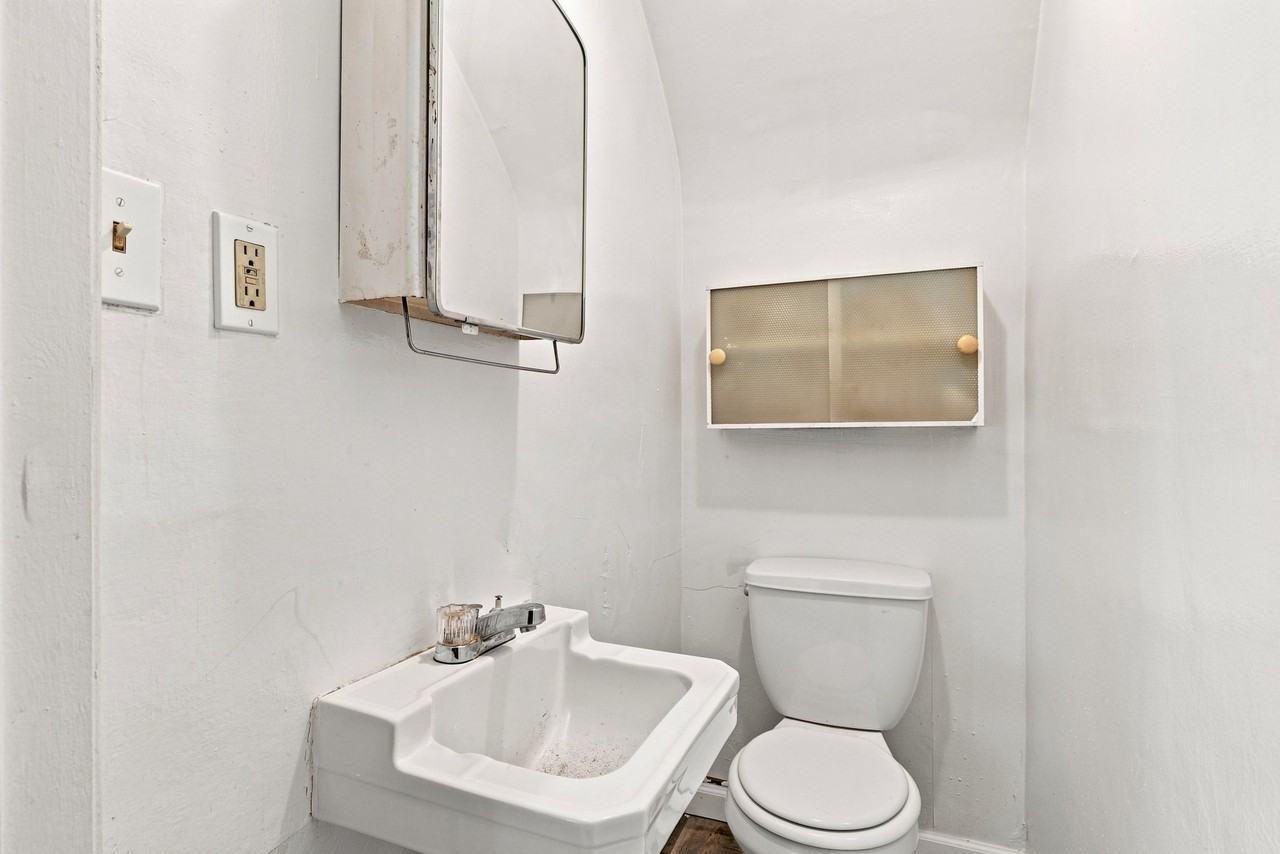 10158 Pearl Rd #1 - Photo 3 of 10