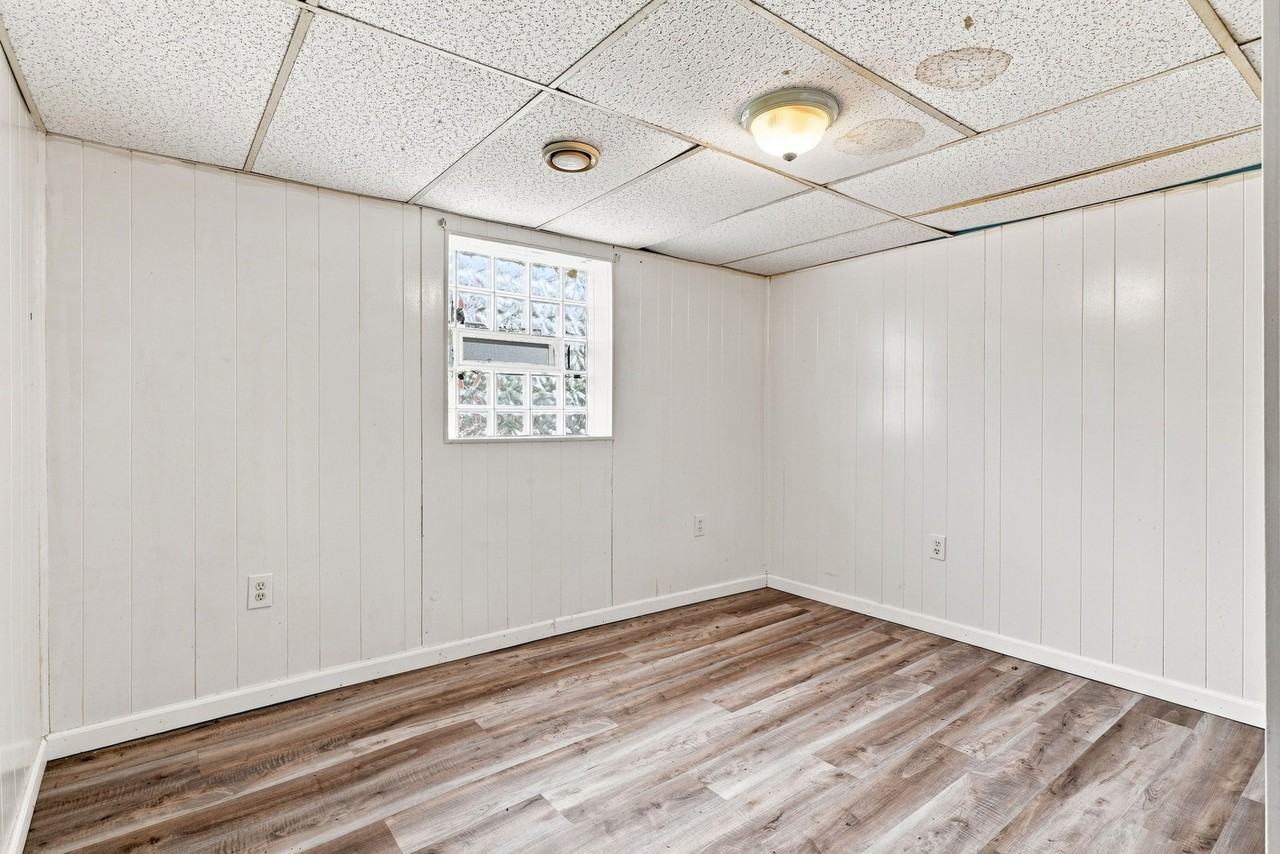 10158 Pearl Rd #1 - Photo 4 of 10