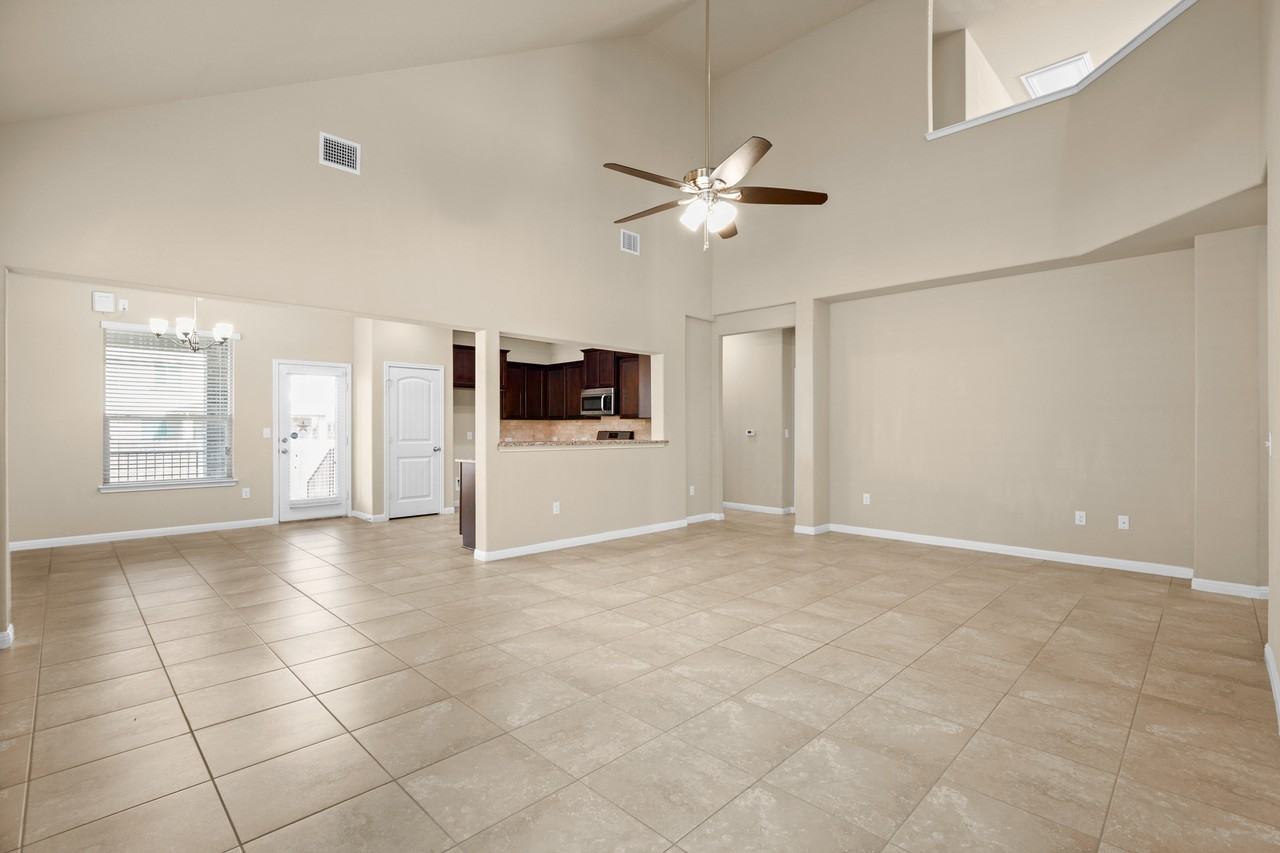 16440 Pienza Dr - Photo 5 of 28