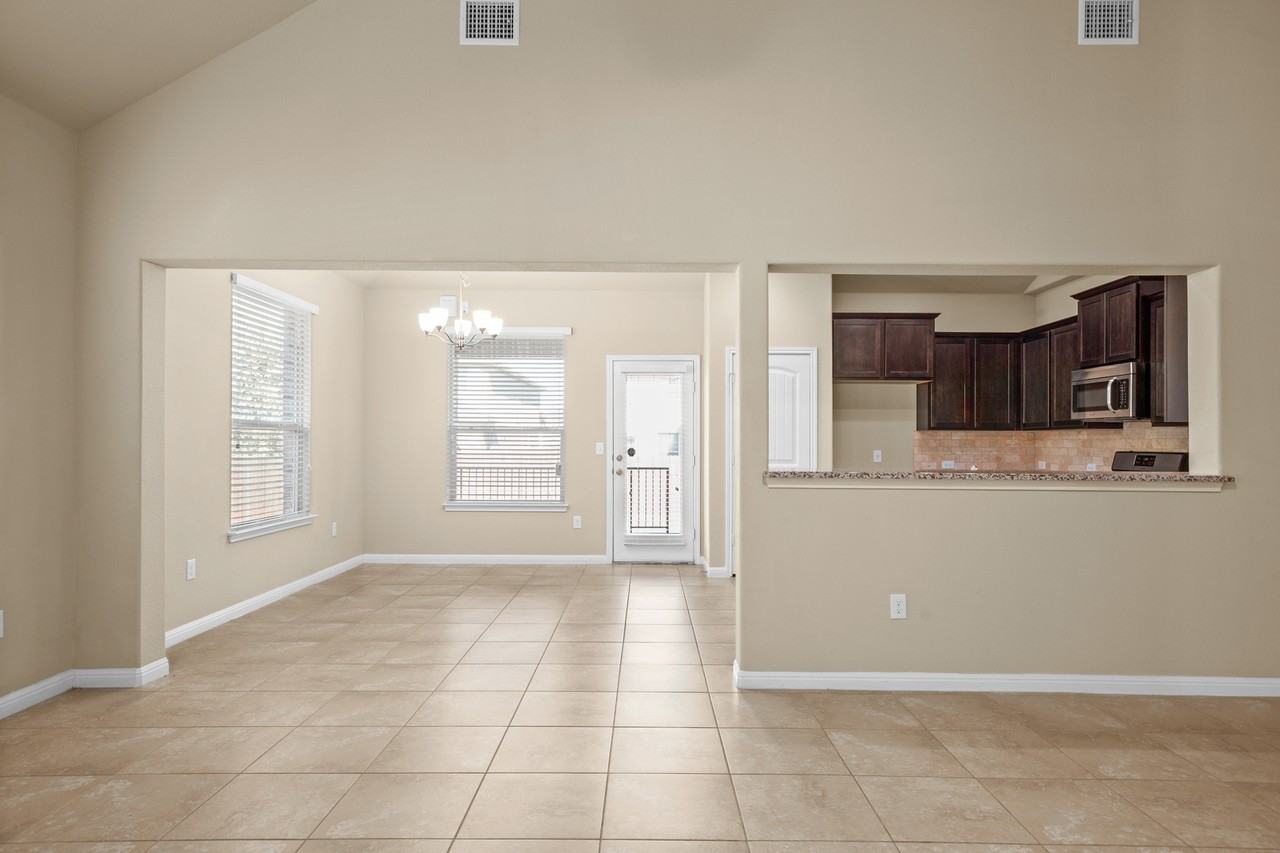 16440 Pienza Dr - Photo 6 of 28