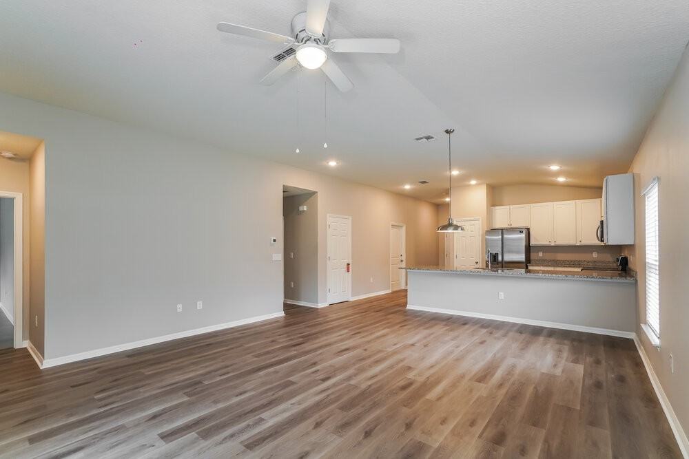 722 Fulmar Ct - Photo 4 of 16