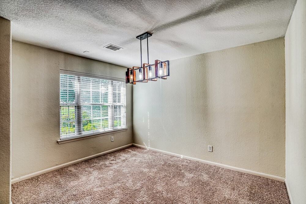 2219 Diamond Crest Dr - Photo 5 of 16