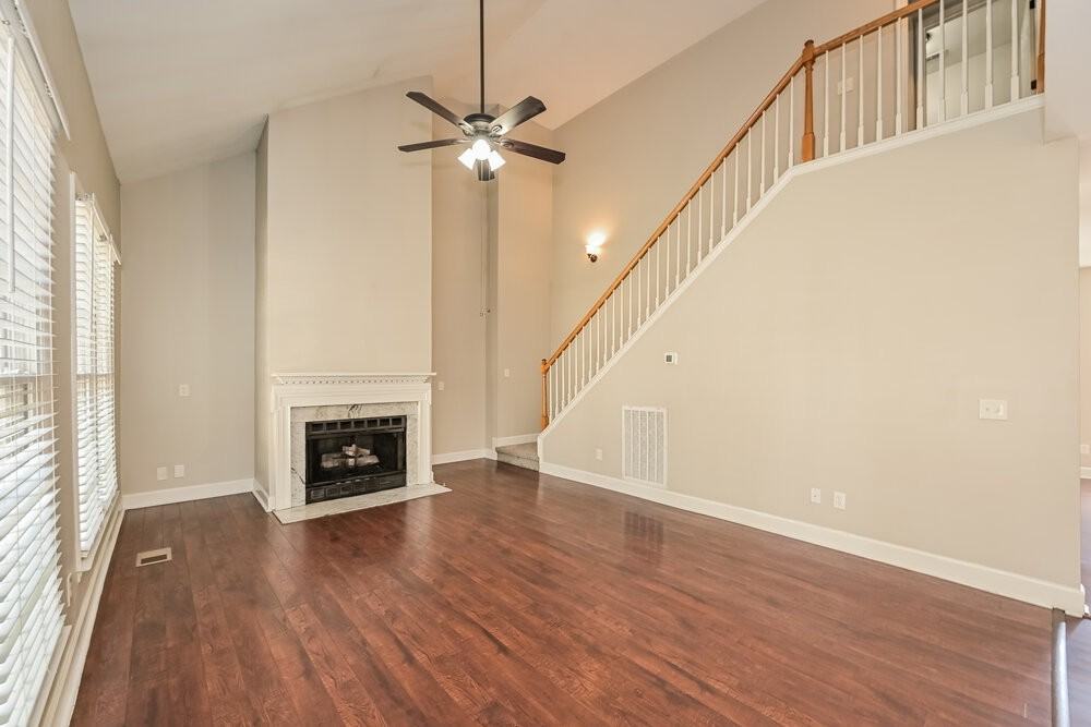 4340 Cambridge Dr - Photo 4 of 17