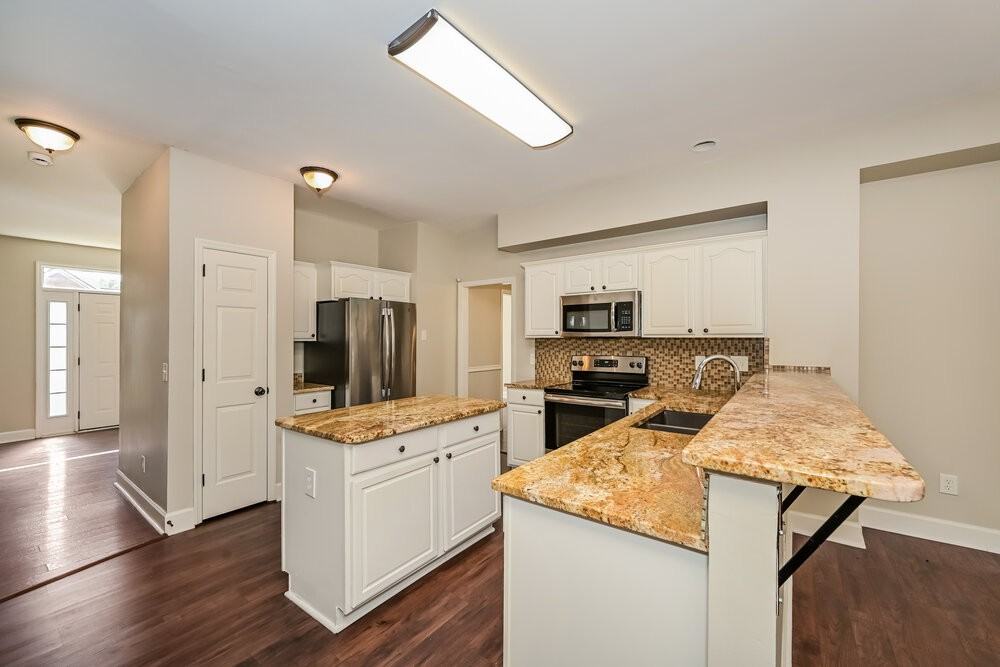 4340 Cambridge Dr - Photo 7 of 17