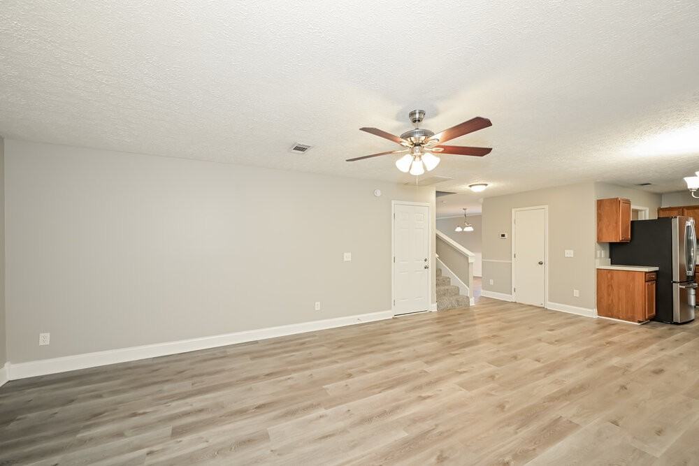 805 General Barksdale Dr - Photo 4 of 17