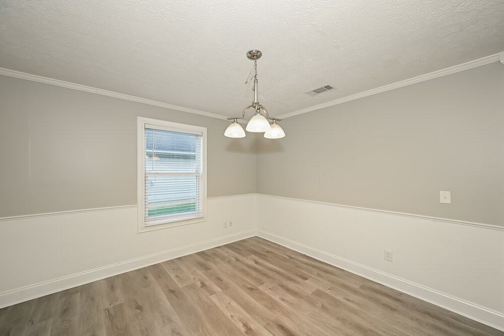 805 General Barksdale Dr - Photo 6 of 17