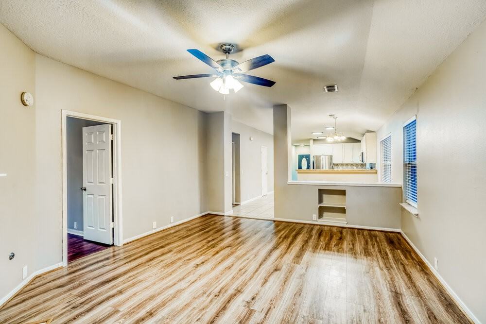 10403 Falling River Dr - Photo 3 of 16