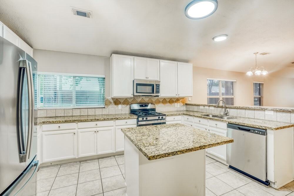 10403 Falling River Dr - Photo 6 of 16