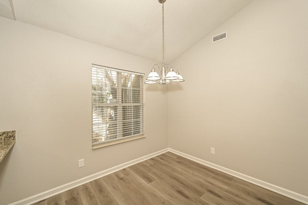 211 Hunters Chase Dr - Photo 6 of 15