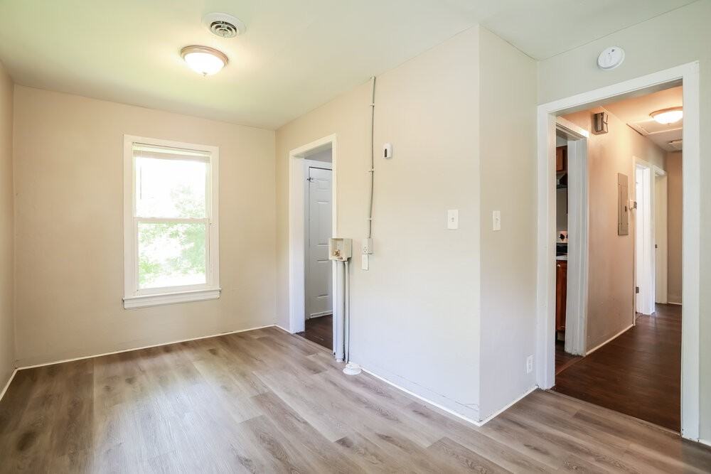 2969 Myra St - Photo 7 of 16
