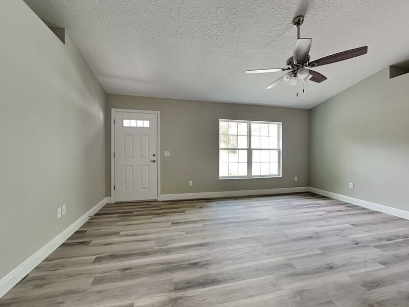 1320 W Emerson Pl - Photo 5 of 22