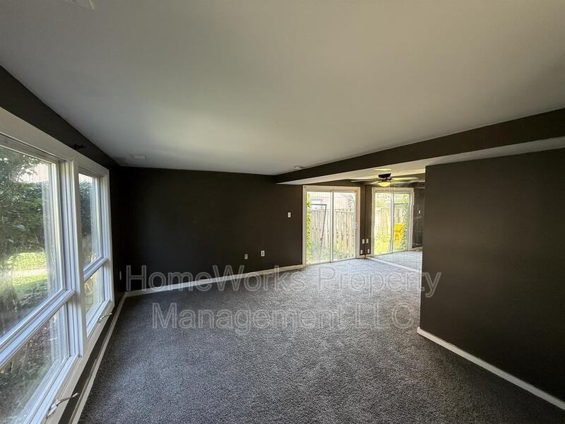 554 West Ct - Photo 4 of 21