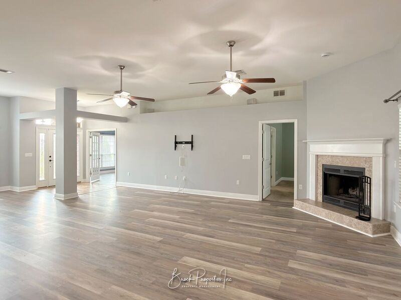 6185 Autumn Pines Cir - Photo 6 of 39