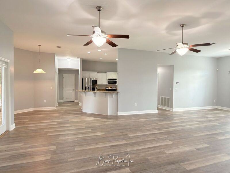 6185 Autumn Pines Cir - Photo 7 of 39