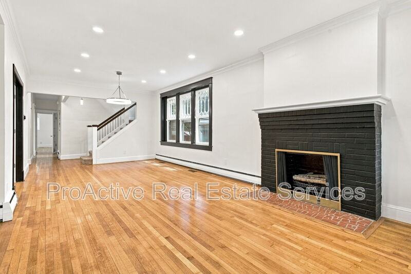 734 Shirley Ave - Photo 3 of 33