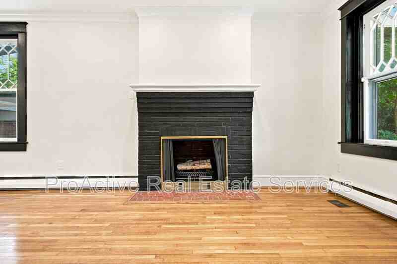 734 Shirley Ave - Photo 5 of 33