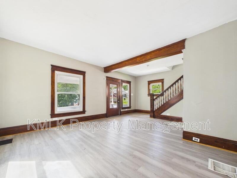 701 Kling St - Photo 4 of 37
