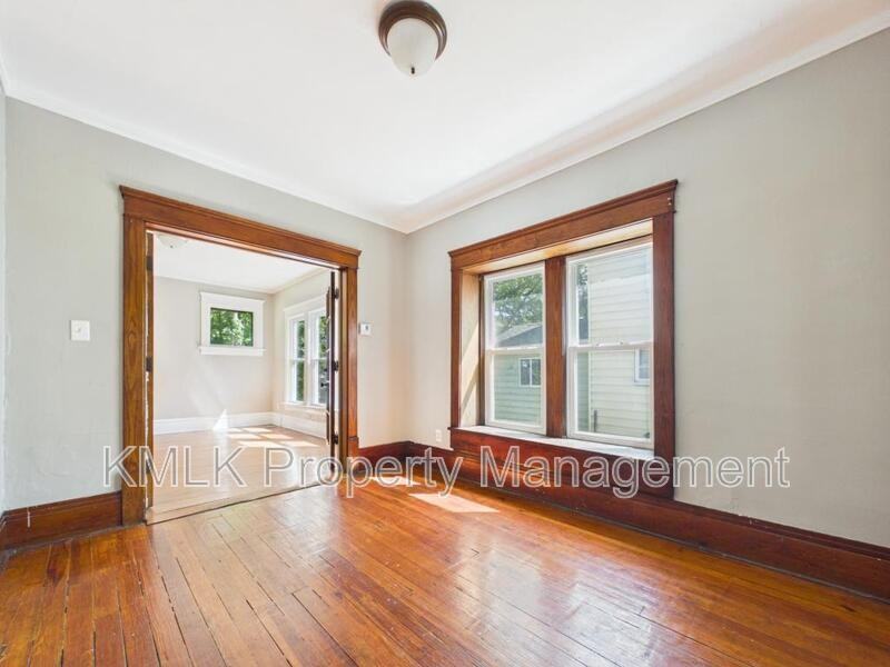 701 Kling St - Photo 6 of 37