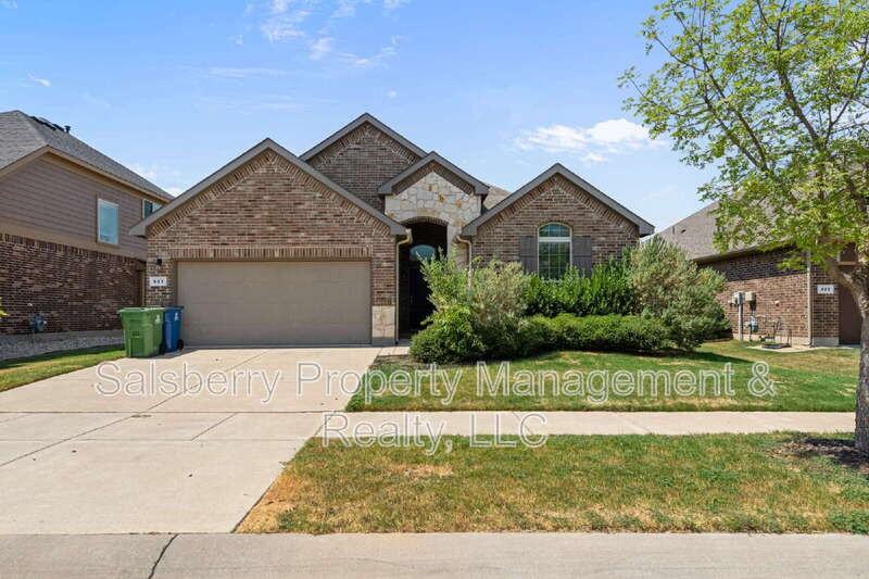 821 Falcon Rd - Photo 2 of 23