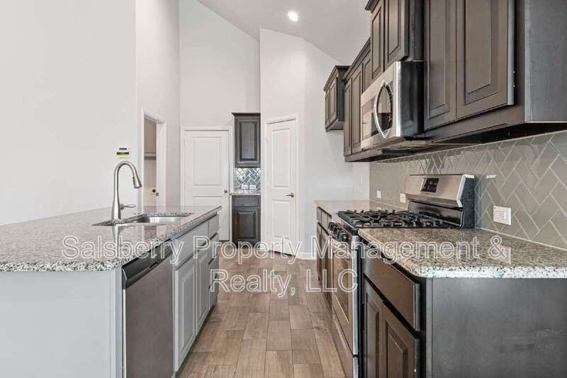 821 Falcon Rd - Photo 6 of 23