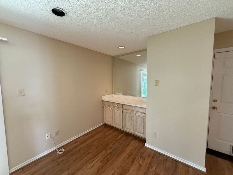 406 Provincetown Ln - Photo 3 of 17