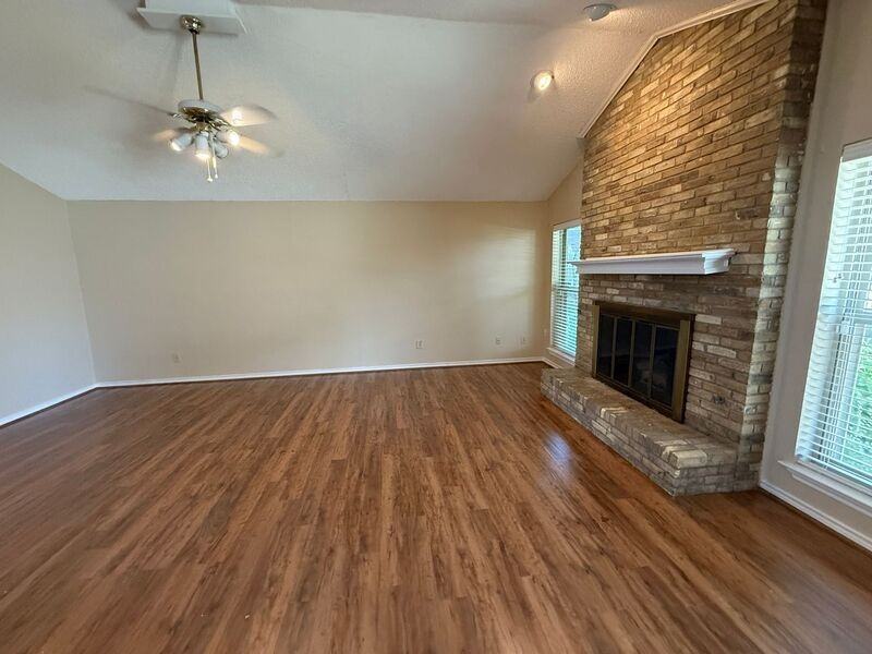 406 Provincetown Ln - Photo 6 of 17