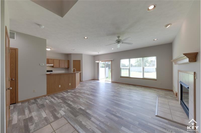 513 N Bristol Ct - Photo 2 of 30