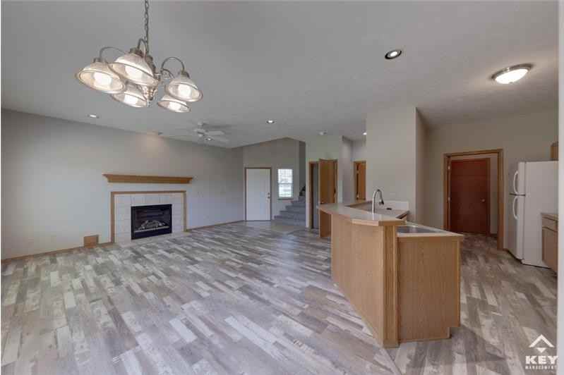 513 N Bristol Ct - Photo 4 of 30