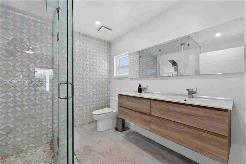 5804 Sw 116th Ave - Photo 2 of 18