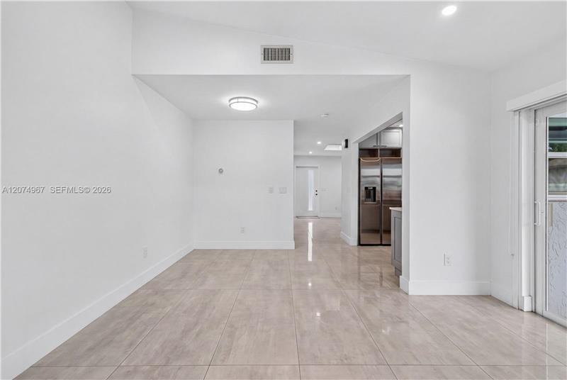5804 Sw 116th Ave - Photo 4 of 18