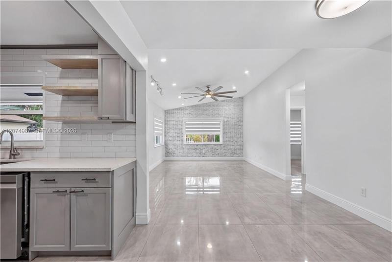 5804 Sw 116th Ave - Photo 7 of 18