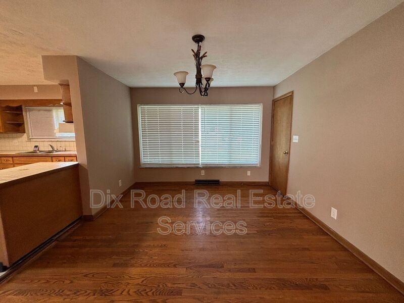 2001 Grand Ave - Photo 7 of 18
