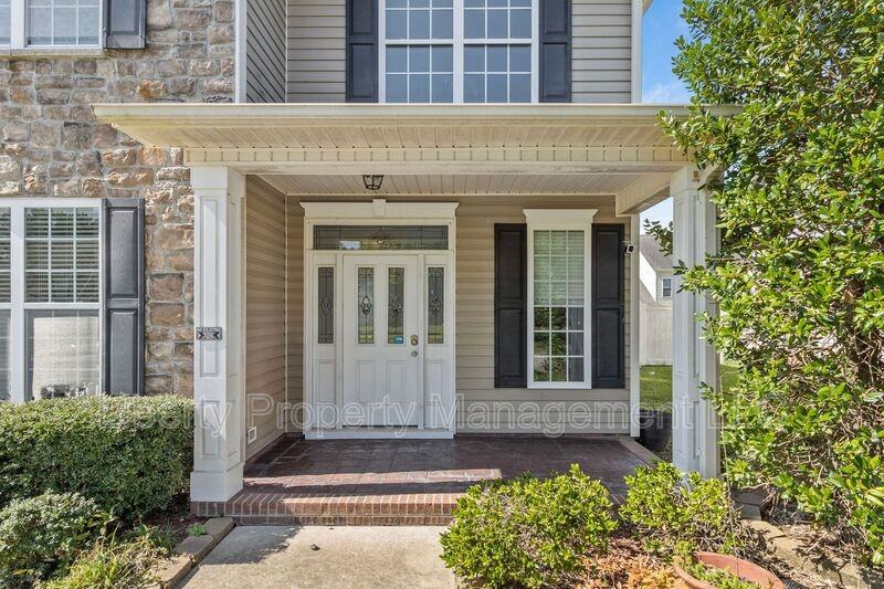 146 Trenton Pl - Photo 2 of 21