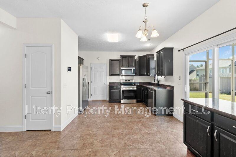 146 Trenton Pl - Photo 7 of 21