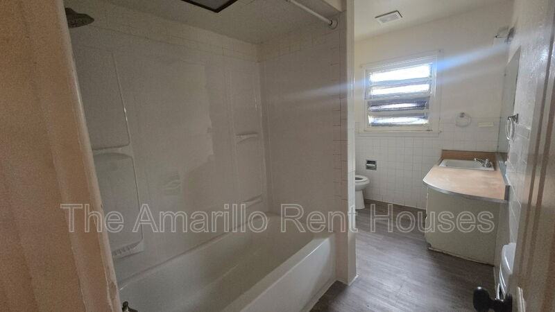 3300 Fleetwood Dr - Photo 4 of 8