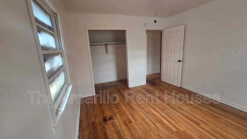 3300 Fleetwood Dr - Photo 5 of 8