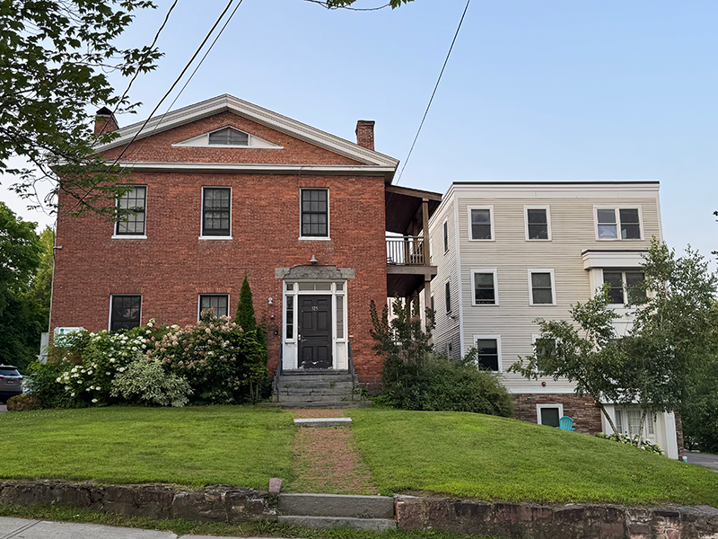 323 College St