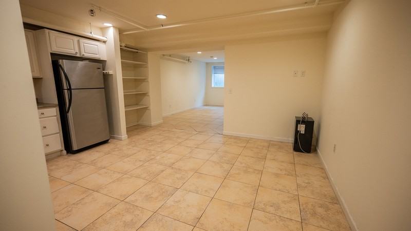 355 Pearl St - Photo 5 of 13