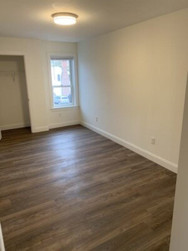 308 Main St - Photo 5 of 11
