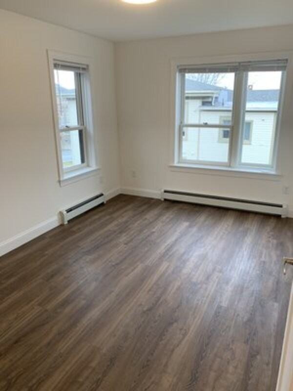 308 Main St - Photo 7 of 11