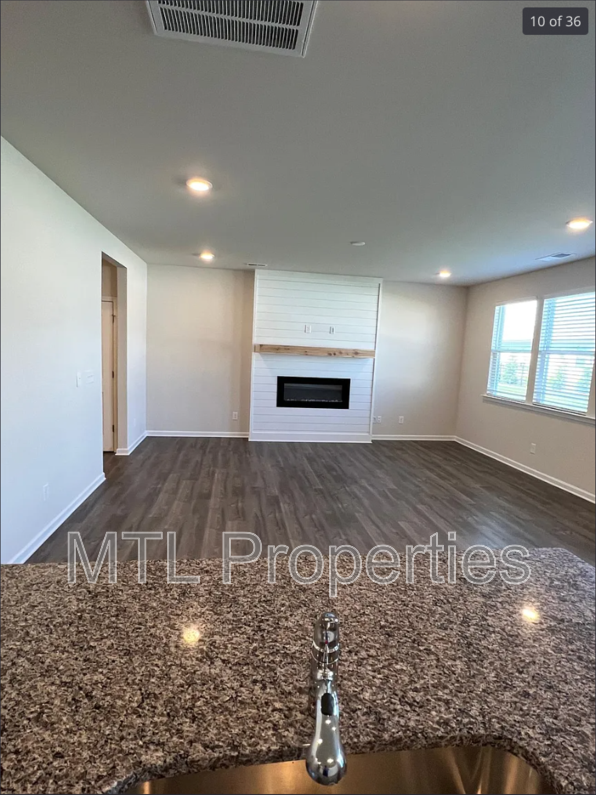 2011 Weddington Pointe Dr - Photo 4 of 37